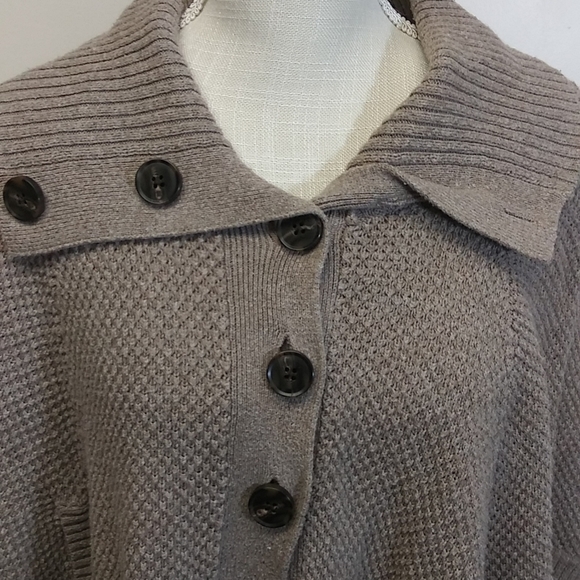 Gap Tan/Light Brown Knit Cape - Picture 2 of 12